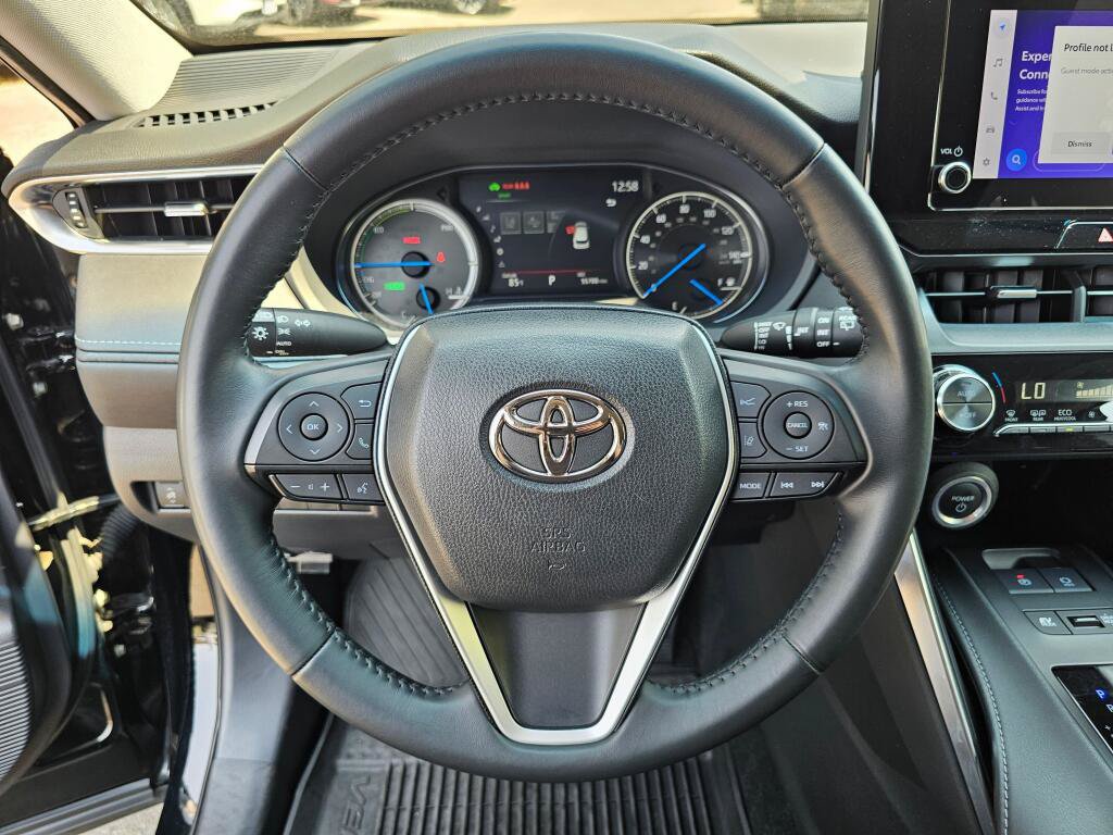 Used 2023 Toyota Venza LE AWD/4WD image 24