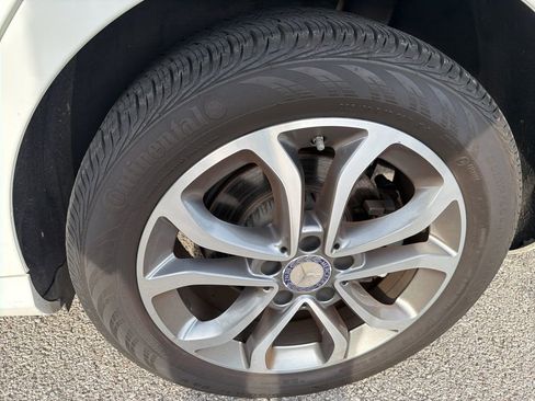 Used 2017 Mercedes-Benz C 300 4MATIC Sedan image 10