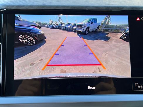 Used 2024 Audi Q4 e-tron Premium Plus image 31