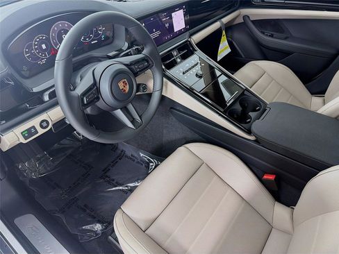 New 2026 Porsche Panamera 4 image 4