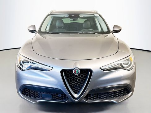 Used 2018 Alfa Romeo Stelvio Ti image 2