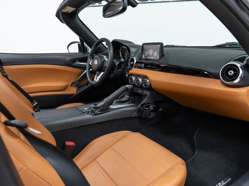 Used 2018 FIAT 124 Spider Lusso w/ Convenience Group image 22