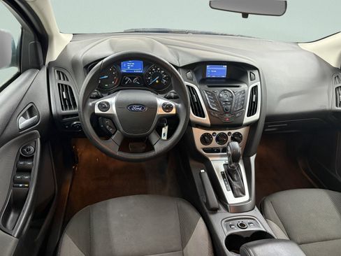 Used 2014 Ford Focus SE w/ SE Winter Package image 10