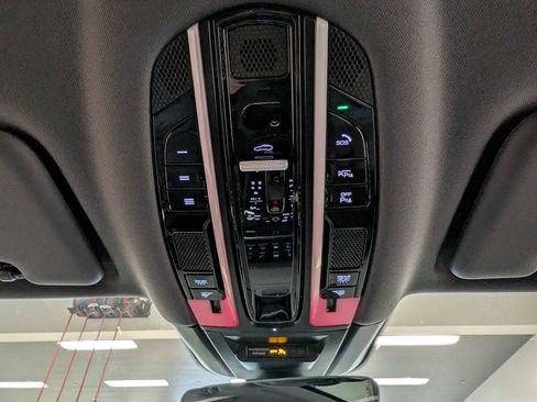 Used 2023 Porsche Cayenne Coupe image 41