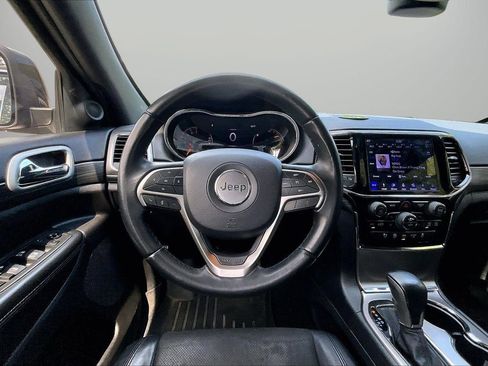 Used 2019 Jeep Grand Cherokee Laredo w/ Laredo X Package AWD/4WD image 11