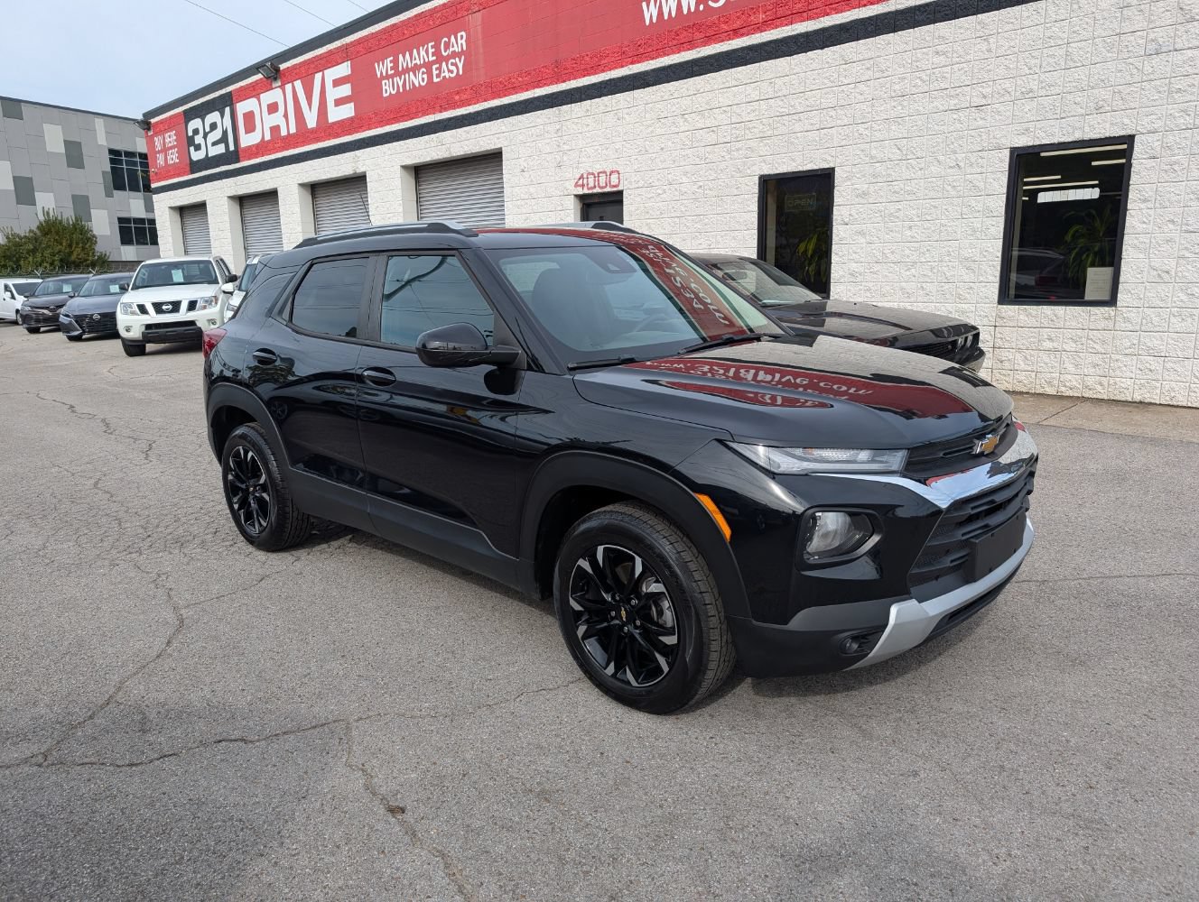 Used 2021 Chevrolet TrailBlazer LT w/ Convenience Package AWD/4WD image 4