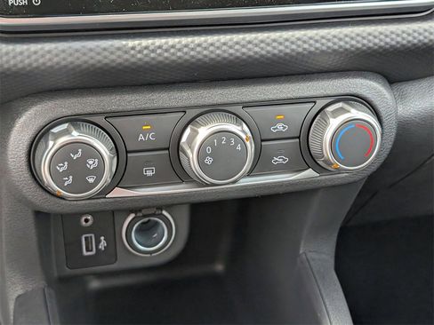 New 2025 Nissan Kicks Play S image 26