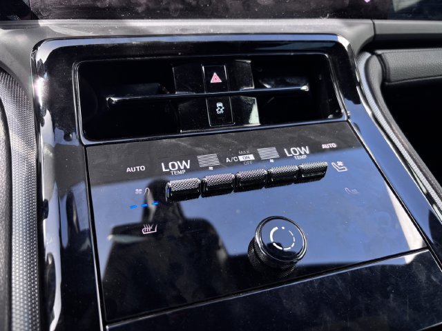 Certified 2025 Porsche Panamera RWD image 22