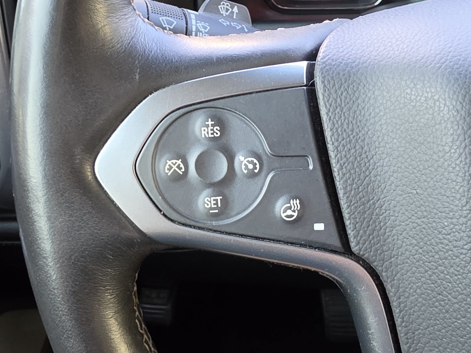 Used 2015 Chevrolet Silverado 1500 LTZ Z71 w/ LTZ Plus Package AWD/4WD image 20