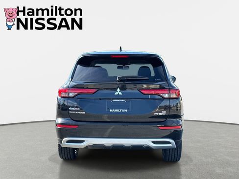 Used 2024 Mitsubishi Outlander SE image 3