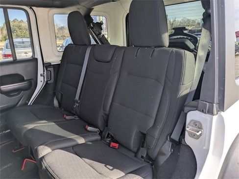 Used 2018 Jeep Wrangler Unlimited Sport image 23