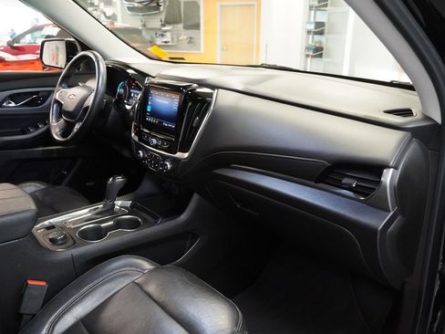 Used 2020 Chevrolet Traverse LT w/ LT Premium Package FWD image 37