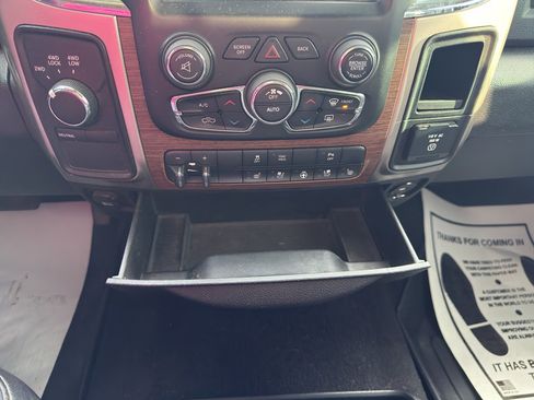 Used 2015 RAM 2500 Laramie w/ Convenience Group image 20