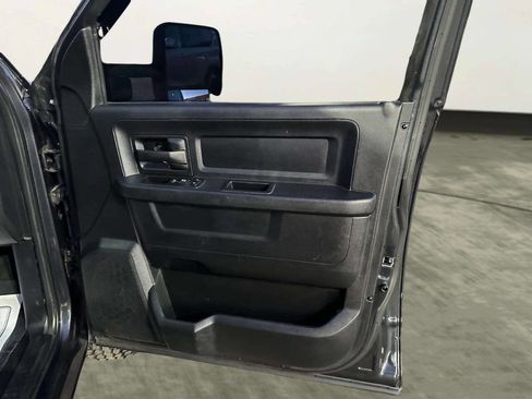 Used 2014 RAM 1500 ST w/ SXT Appearance Group image 17