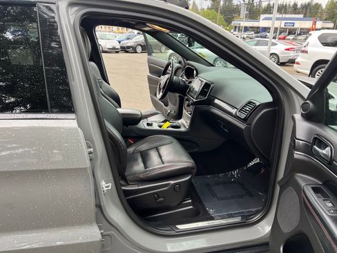 Used 2021 Jeep Grand Cherokee Trailhawk w/ Trailhawk Luxury Group AWD/4WD image 32