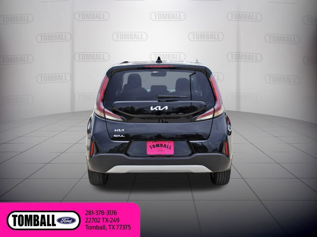 Used 2025 Kia Soul LX w/ LX Technology Package FWD image 6