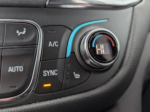 Used 2023 Chevrolet Equinox LT image 17