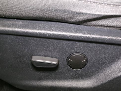Used 2023 Ford F150 XLT AWD/4WD image 40