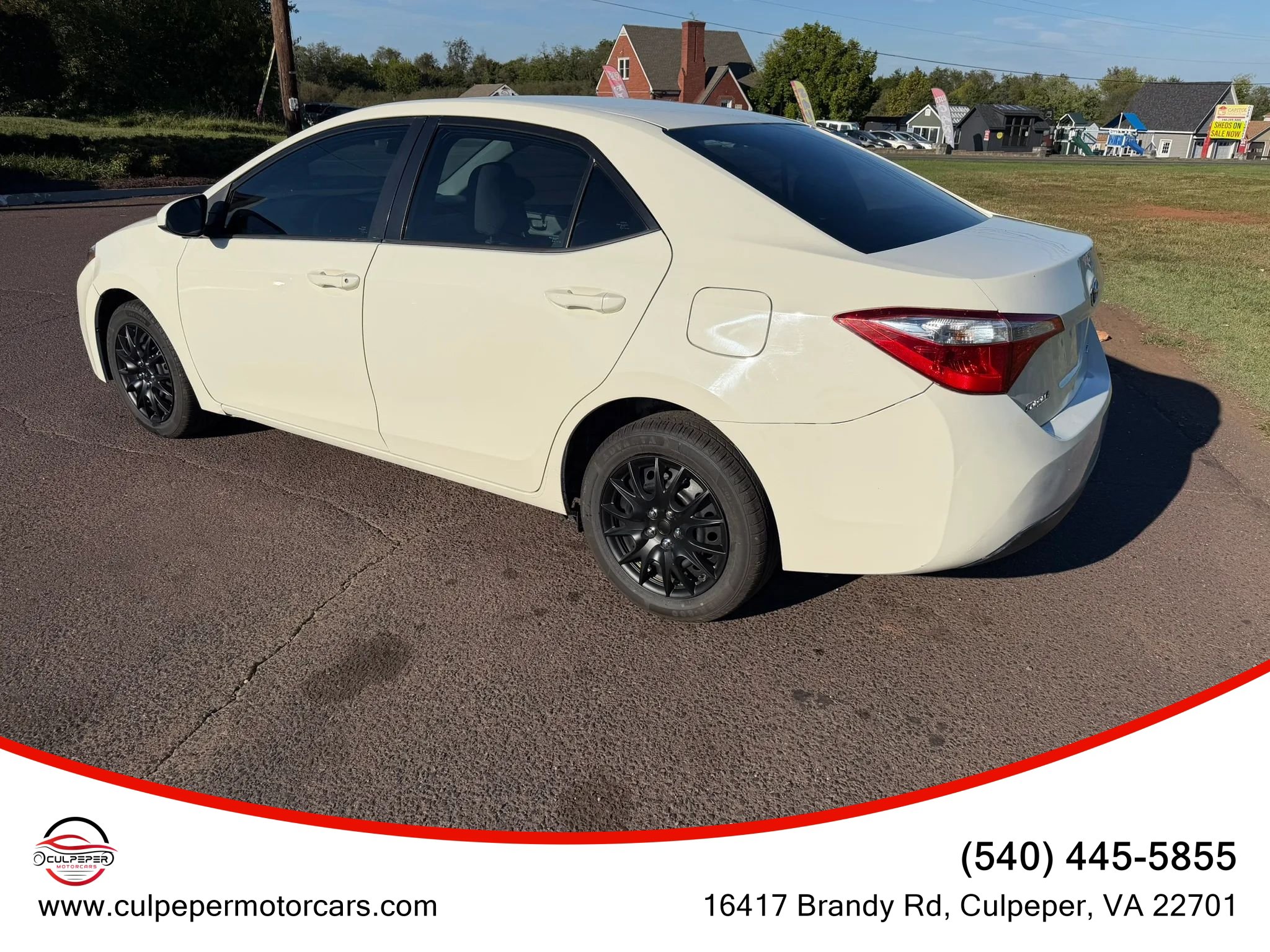 Used 2014 Toyota Corolla LE FWD image 3