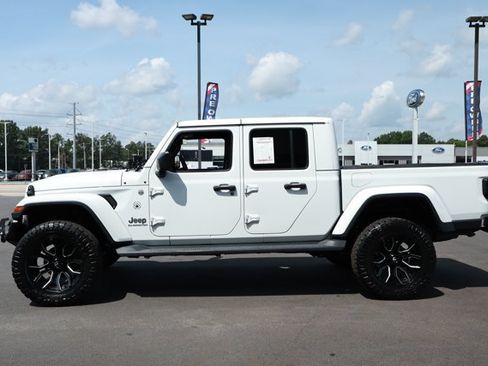 Used 2020 Jeep Gladiator Overland AWD/4WD image 10