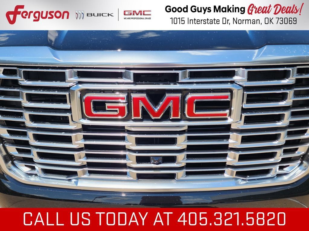 New 2026 GMC Yukon Denali w/ Denali Reserve Package AWD/4WD image 9
