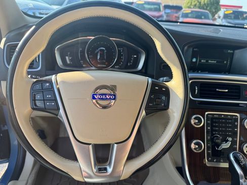 Used 2015 Volvo V60 T5 Platinum FWD image 14