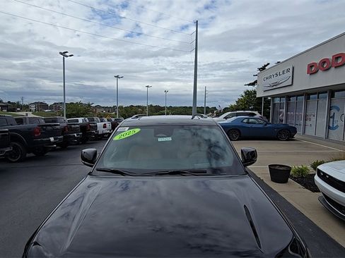 New 2025 Jeep Grand Cherokee Summit image 4