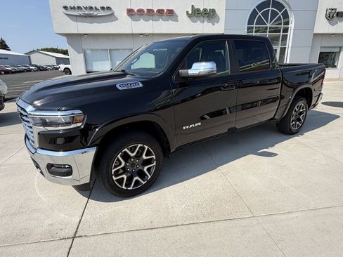 Used 2025 RAM 1500 Laramie AWD/4WD image 4