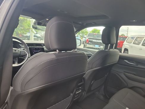 New 2026 Jeep Grand Cherokee Laredo AWD/4WD image 14