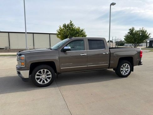 Used 2015 Chevrolet Silverado 1500 LTZ Z71 w/ LTZ Plus Package AWD/4WD image 4