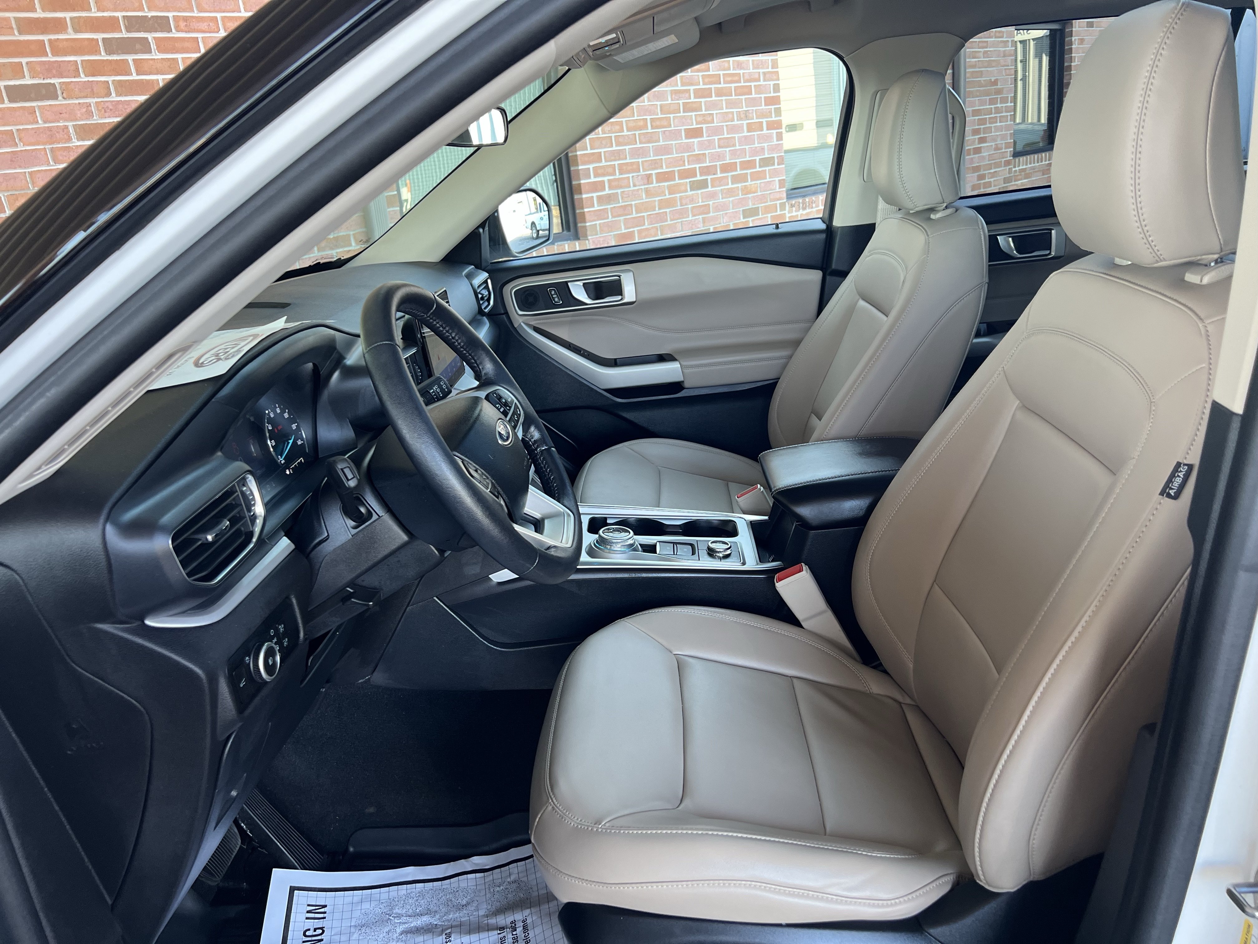 Used 2024 Ford Explorer XLT w/ Equipment Group 202A AWD/4WD image 15