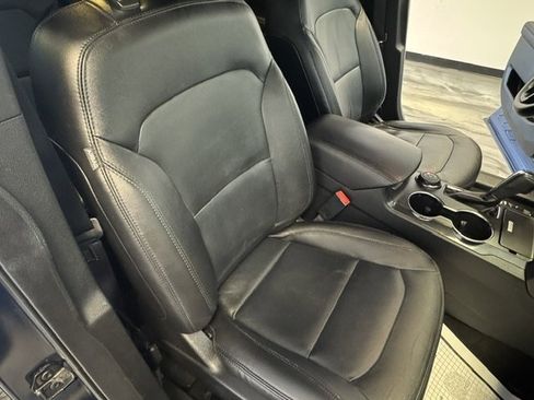 Used 2017 Ford Explorer XLT w/ Equipment Group 202A AWD/4WD image 40