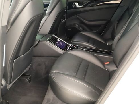 Used 2018 Porsche Panamera 4 image 31