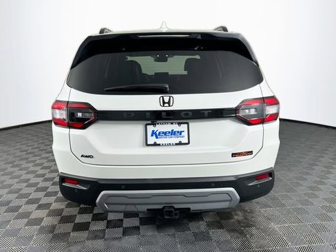Certified 2024 Honda Pilot TrailSport image 4