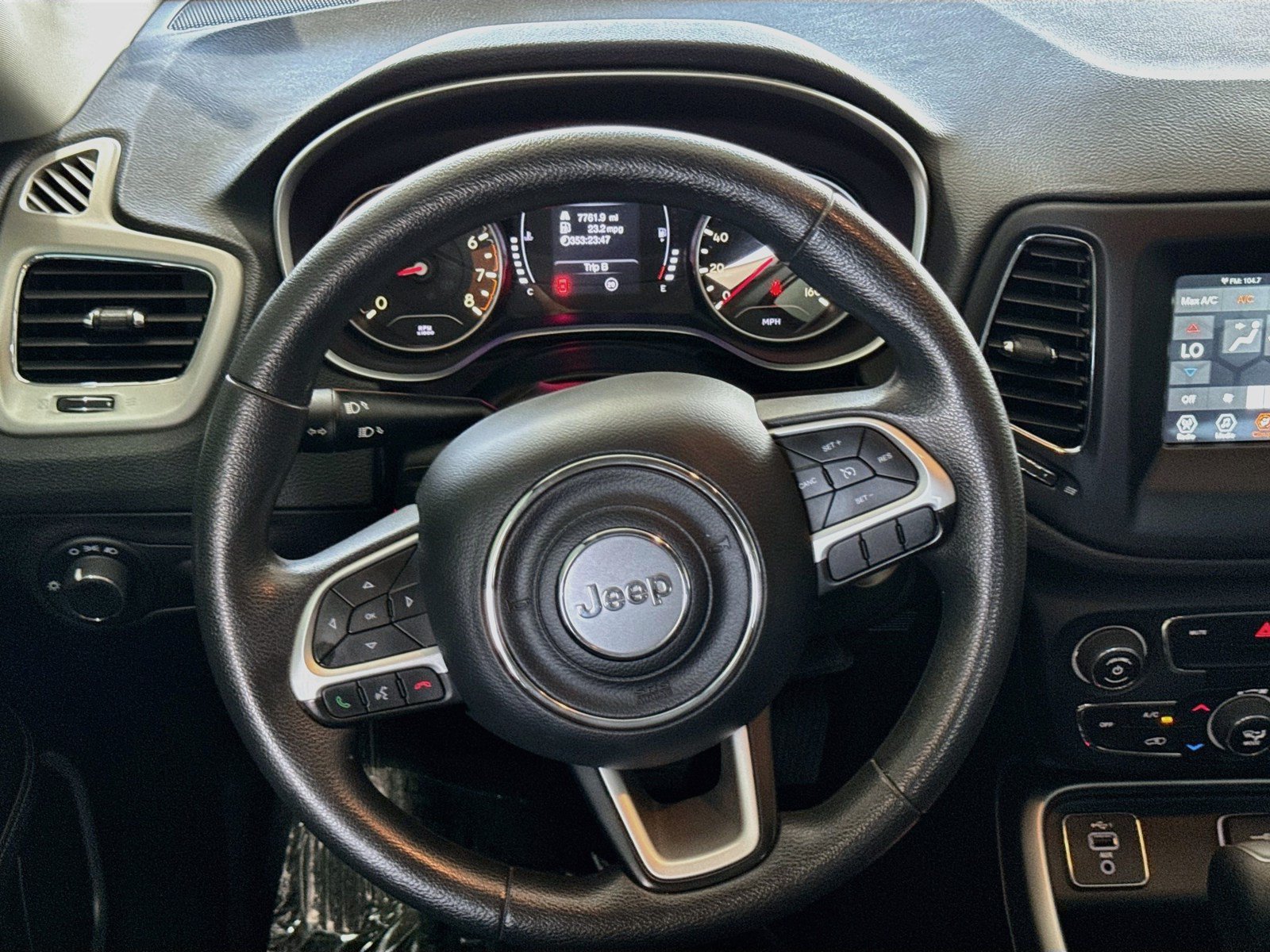 Used 2020 Jeep Compass Sport FWD image 13