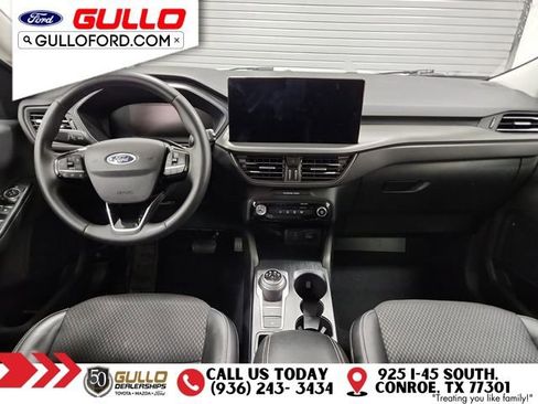 Used 2023 Ford Escape SE image 11