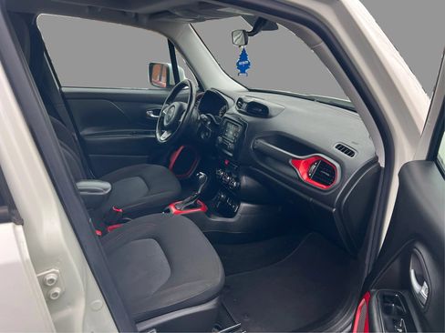 Used 2015 Jeep Renegade Trailhawk w/ Cold Weather Group AWD/4WD image 26