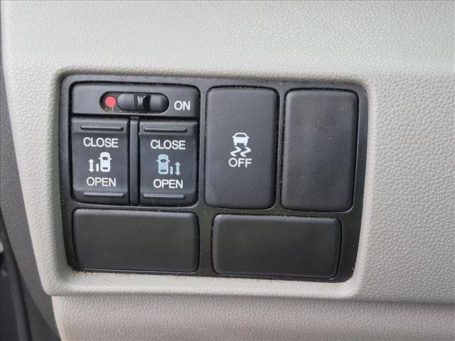 Used 2016 Honda Odyssey SE image 12