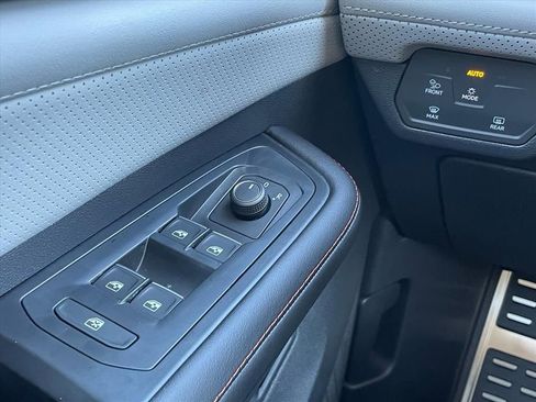 New 2026 Volkswagen Atlas Peak Edition AWD/4WD image 16