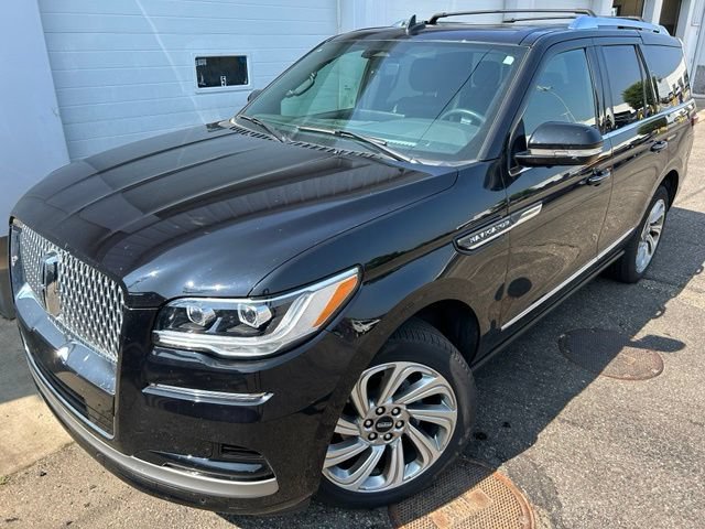 Certified 2024 Lincoln Navigator Premiere AWD/4WD image 1