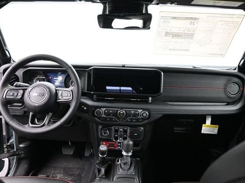 Used 2026 Jeep Wrangler Unlimited Rubicon AWD/4WD image 25