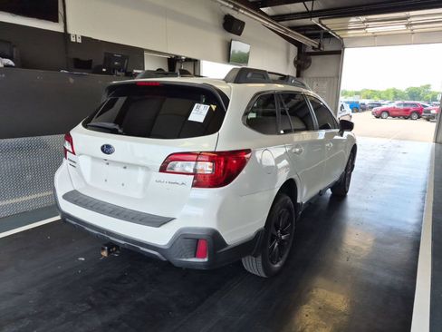 Used 2019 Subaru Outback 2.5i Premium AWD/4WD image 3