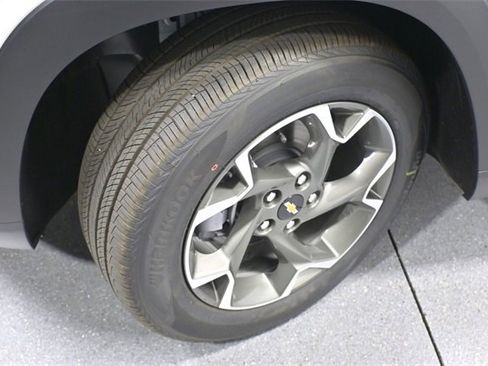 New 2026 Chevrolet Trax LT w/ Driver Confidence Package image 8