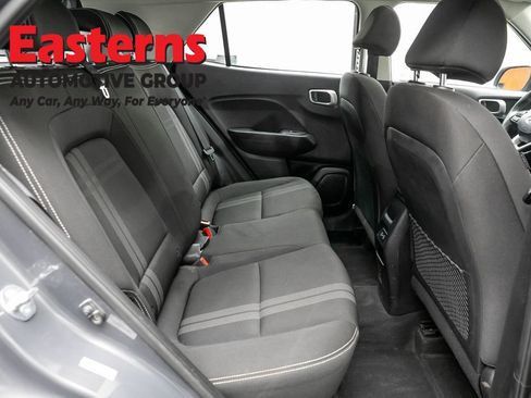 Used 2025 Hyundai Venue SEL FWD image 22