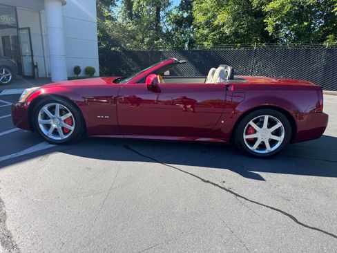 Used 2006 Cadillac XLR RWD image 2