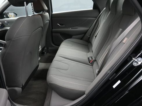 Used 2024 Hyundai Elantra SEL FWD image 21