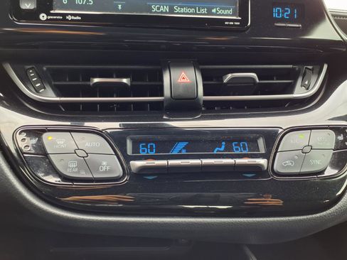 Used 2018 Toyota C-HR XLE FWD image 7