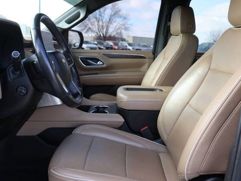 Used 2021 Chevrolet Suburban Premier image 13