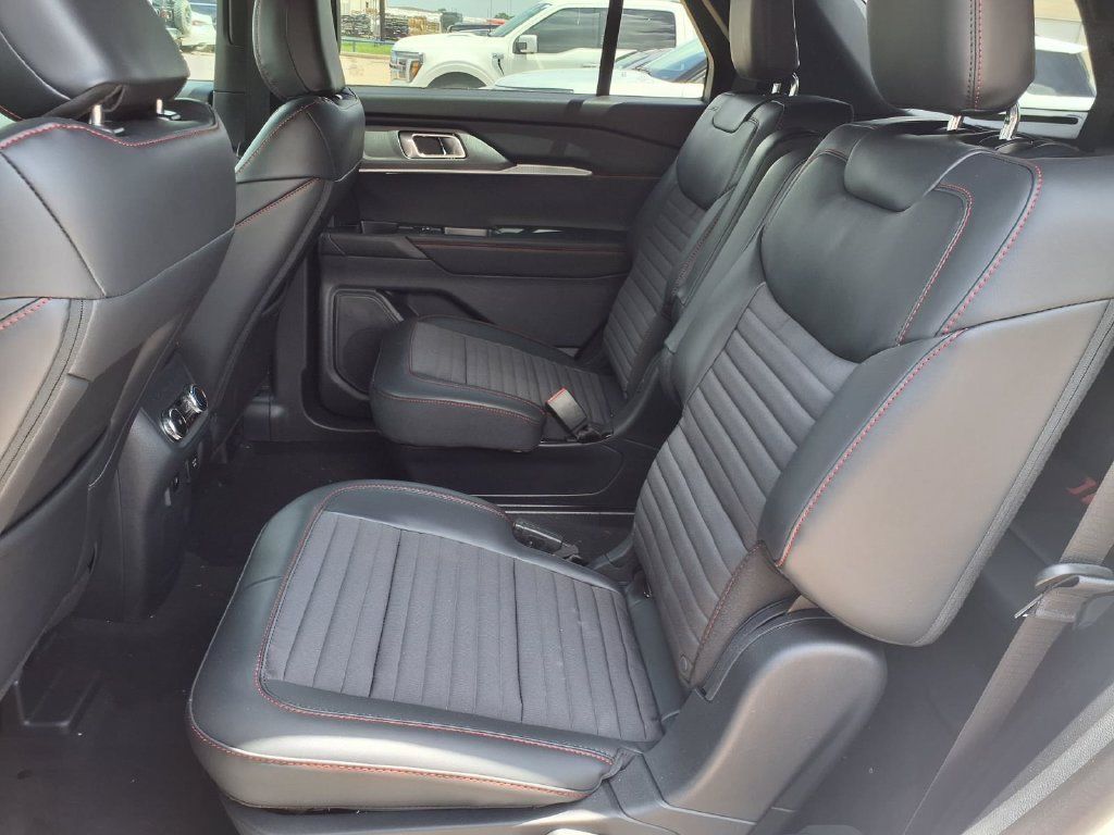 New 2026 Ford Explorer ST-Line w/ ST-Line Street Pack RWD image 10