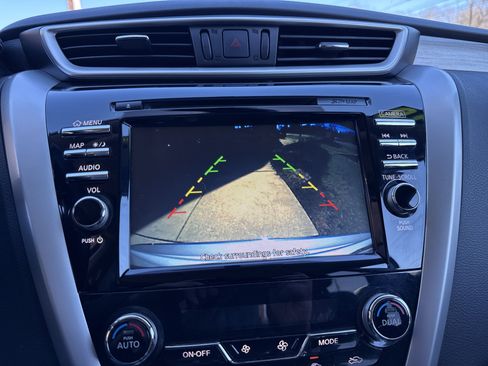 Used 2018 Nissan Murano SV image 26